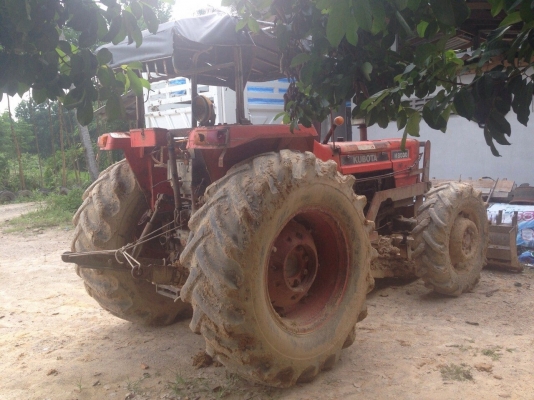 ขายรถไถ KUBOTA 8030 เพลาในเกียร์ธรรมดา สนใจโทร 0819701072