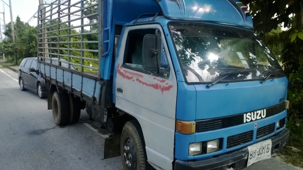 6ล้อรั้วNPR115แรง รถห้างแท้ เดิมๆ หัวเดิม เครื่อง เกียร์ เดิม รถพร้อมใช้ 6ล้อรั้วNPR115แรง รถห้างแท้ เดิมๆ หัวเดิม เครื่อง เกียร์ เดิม รถพร้อมใช้