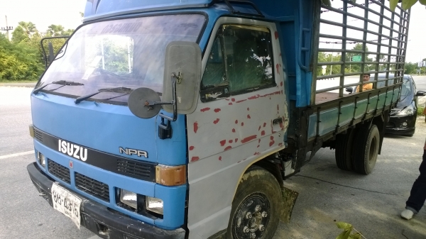 6ล้อรั้วNPR115แรง รถห้างแท้ เดิมๆ หัวเดิม เครื่อง เกียร์ เดิม รถพร้อมใช้