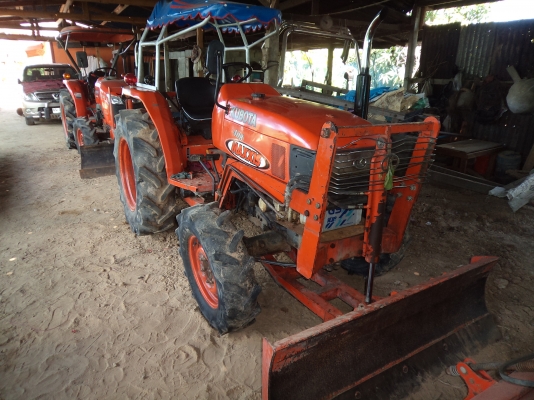 ขายราคา225000บาท รถไถคูโบต้า34แรง มีดันหน้า พร้อมผานหลัง