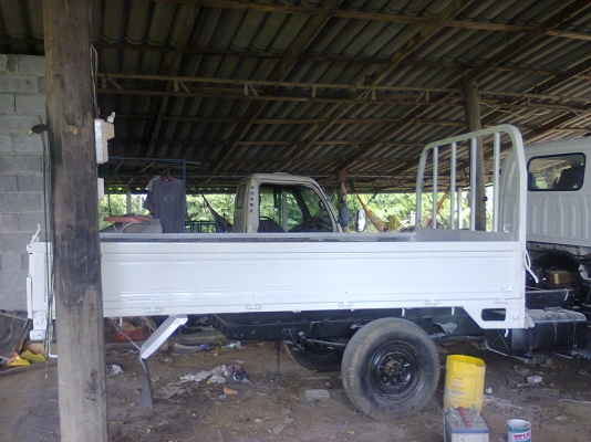 ขายรถบรรทุก4ล้อกลาง ISUZU ประกอบใหม่ทั้งคัน พร้อมทะเบียน