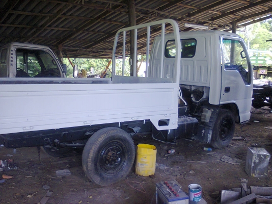 ขายรถบรรทุก4ล้อกลาง ISUZU ประกอบใหม่ทั้งคัน พร้อมทะเบียน