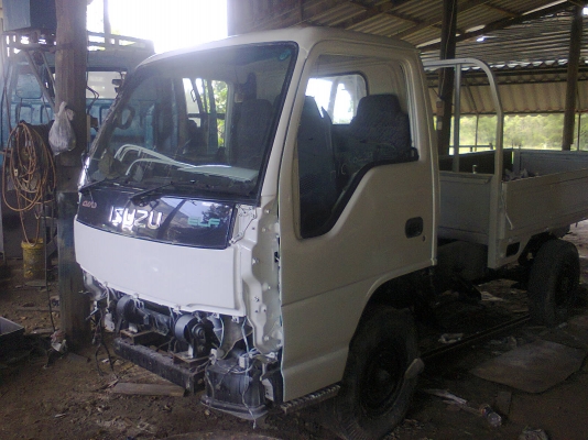 ขายรถบรรทุก4ล้อกลาง ISUZU ประกอบใหม่ทั้งคัน พร้อมทะเบียน