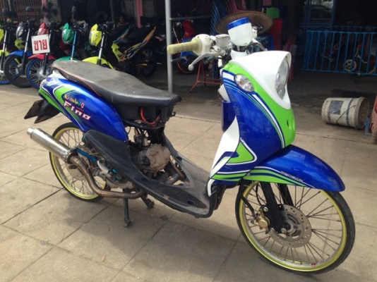 ขาย ฟิโน่ ปี2012 พร้อมเล่มทะเบียนเหมาะแก่การบิ้วลงสนาม