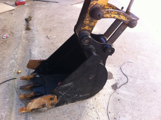 ขายแมคโคKomatsu PC40-6และรถตักKomatsu ขายด่วนๆรถใช้งานได้