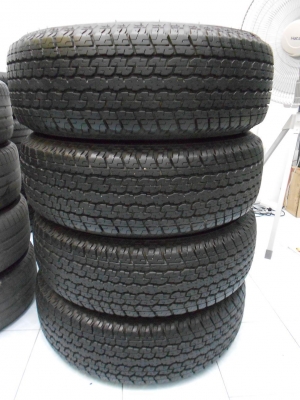 ขายยาง bridestone Dueler 265 70/16 ป้ายแดงปลายปี 12 ดอกสวย ไม่มีปะ 1 ชุด/ใส่,ถ่วงฟรีค่ะ