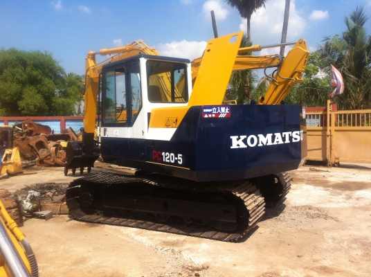 ขายรถแมคโครPC100-5 สภาพพร้อมใช้ สนใจติดต่อ บอย085-156-2314