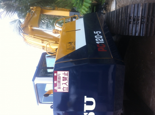 ขายรถแมคโครPC100-5 สภาพพร้อมใช้ มีลายหัวเจาะ สนใจติดต่อ บอย085-156-2314