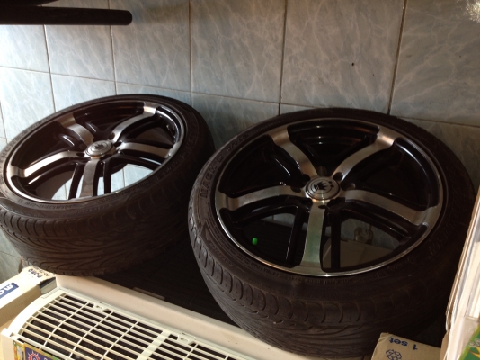 ขายล้อขายล้อ 17 พร้อมยาง  205/45/17