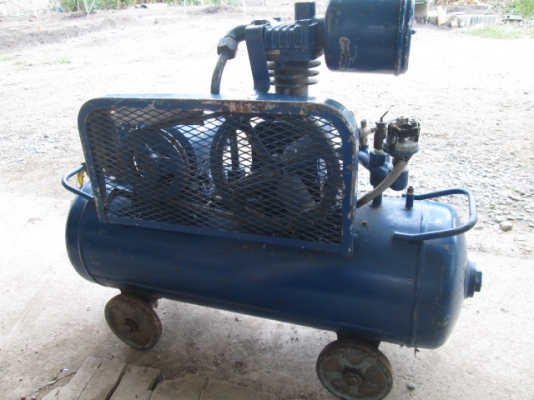 (เปลี่ยนมอเตอร์แล้วครับ) ปั๊มลมลูกสูบ HITACHI (เปลี่ยนมอเตอร์แล้วครับ) ปั๊มลมลูกสูบ HITACHI