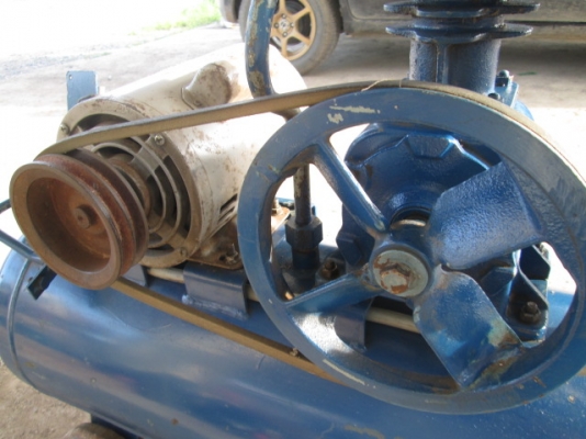 (เปลี่ยนมอเตอร์แล้วครับ) ปั๊มลมลูกสูบ HITACHI (เปลี่ยนมอเตอร์แล้วครับ) ปั๊มลมลูกสูบ HITACHI