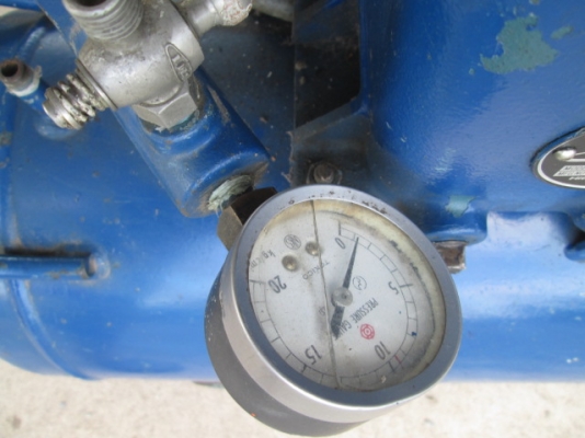 (เปลี่ยนมอเตอร์แล้วครับ) ปั๊มลมลูกสูบ HITACHI (เปลี่ยนมอเตอร์แล้วครับ) ปั๊มลมลูกสูบ HITACHI