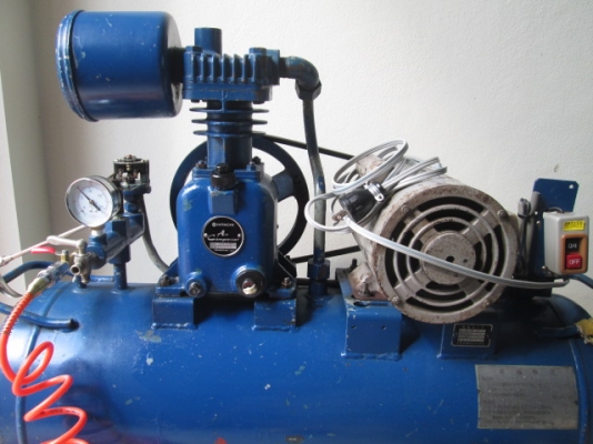 (เปลี่ยนมอเตอร์แล้วครับ) ปั๊มลมลูกสูบ HITACHI (เปลี่ยนมอเตอร์แล้วครับ) ปั๊มลมลูกสูบ HITACHI