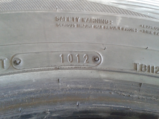 ยางมือสองสภาพดีมาก 265/60R18 Dunlop PT2 ปี12