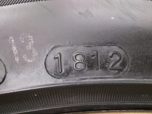 ขายแม็ก TE37 น้ำตาลไหม้  5รู114 พร้อมยาง MAXXIS 225/55R17 ยางปี12 จำนวน 1 ชุด