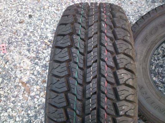 ขายยางใหม่เก่าเก็บ TOYO 31X10.50R15 MADE IN JAPAN จำนวน 2 ชุด  ชุดละ9500