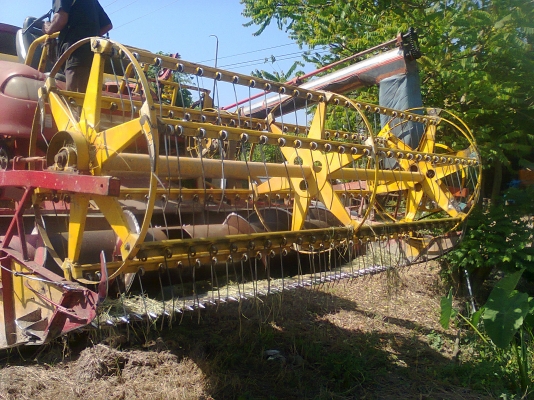 ขายรถเกี่ยวเกษตร