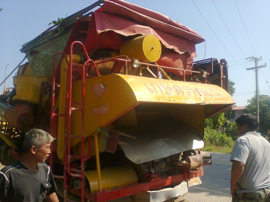 ขายรถเกี่ยวเกษตร