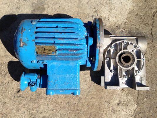 ขายมอเตอร์เกียร์ magnetek 1 HP. อัตราทด 1:25 สภาพสวย พร้อมใช้งาน มี 2 ตัวครับ