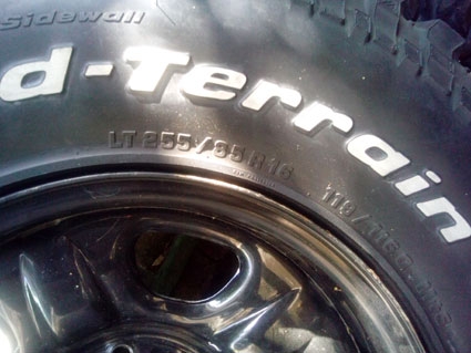 ขายยางBFmud 255/85/16 + ล้อ-28