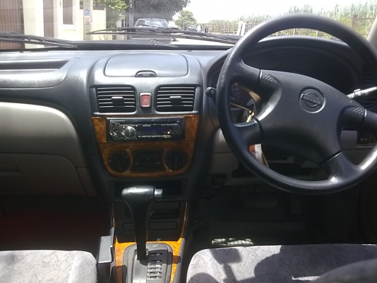 ขาย NISSAN SUNNY 1.6 SUPER NEO พร้อมใช้งาน สีน้ำเงิน เกียร AUTO ติด LPG