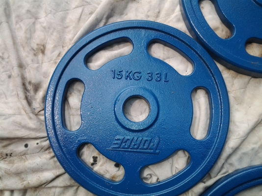 ขายลูกเหล็ก ยกนํ้าหนัก  2  ชุด  15 โล - 20 โล อย่างละคู่  3,000 บาท