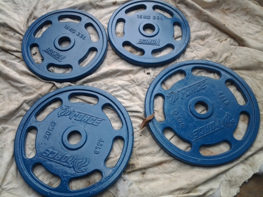 ขายลูกเหล็ก ยกนํ้าหนัก  2  ชุด  15 โล - 20 โล อย่างละคู่  3,000 บาท