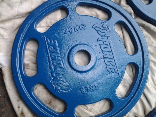 ขายลูกเหล็ก ยกนํ้าหนัก  2  ชุด  15 โล - 20 โล อย่างละคู่  3,000 บาท