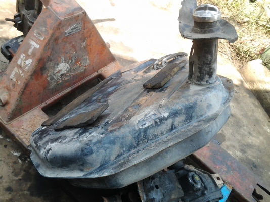 ขายถังนํ้ามัน  BM  1500  บาท