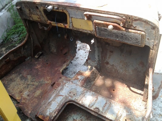 ขายถังนํ้ามัน  BM  1500  บาท