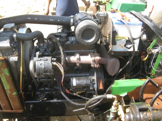 ขายรถตัดหญ้า JOHN DEERE 856 สามแก๊งค์ พร้อมใช้งาน