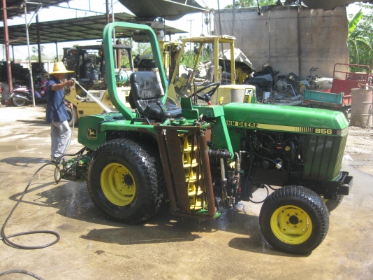ขายรถตัดหญ้า JOHN DEERE 856 สามแก๊งค์ พร้อมใช้งาน