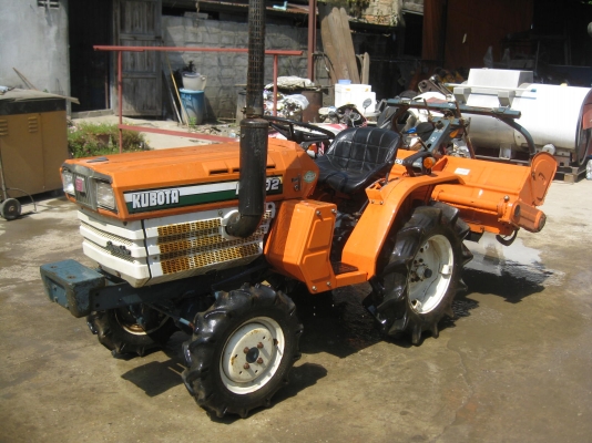 ขายรถไถ KUBOTA B1402 4WD พร้อมใช้งาน ขายรถไถ KUBOTA B1402 4WD พร้อมใช้งาน