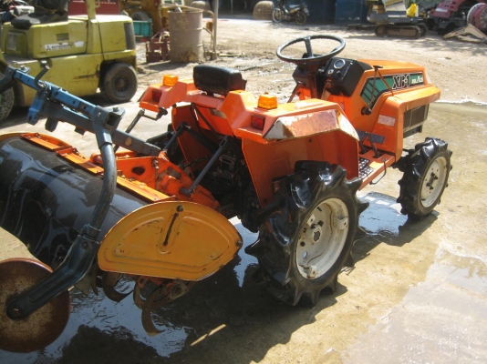 ขายรถไถ KUBOTA XB-1 4WD พร้อมใช้งาน ขายรถไถ KUBOTA XB-1 4WD พร้อมใช้งาน
