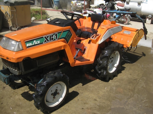 ขายรถไถ KUBOTA XB-1 4WD พร้อมใช้งาน ขายรถไถ KUBOTA XB-1 4WD พร้อมใช้งาน