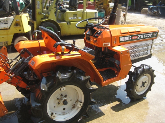 ขายรถไถ KUBOTA ZB1402M 4WD พร้อมใช้งาน ขายรถไถ KUBOTA ZB1402M 4WD พร้อมใช้งาน