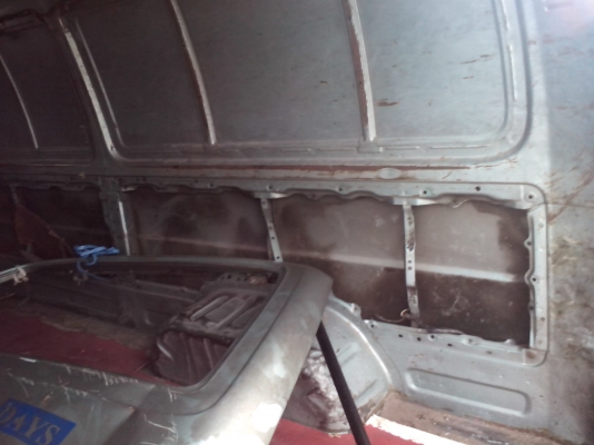 ขายเหมารถตู้2คันพร้อมทะเบียน120000บาทเอาไปเลย