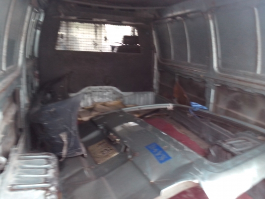 ขายเหมารถตู้2คันพร้อมทะเบียน120000บาทเอาไปเลย