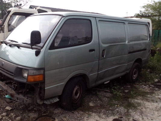 ขายเหมารถตู้2คันพร้อมทะเบียน120000บาทเอาไปเลย