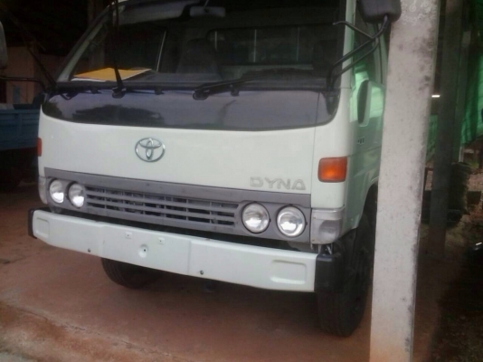 Toyota ไดน่า 6 ล้อใหญ่ 3ใบปัด Toyota ไดน่า 6 ล้อใหญ่ 3ใบปัด