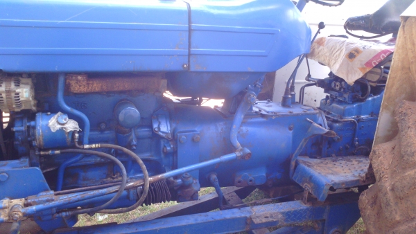 FORD 6610 T6 เอกสารเล่มทะเบียนพร้อมโอน อุปกรณ์2ชุด รถสภาพพร้อมใช้งาน
