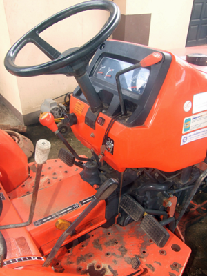 ขายรถไถคูโบต้า4WDอุปกรณ์ครบชุดใช้งานได้เลย(มีฝานครบชุด)ราคา336,000 บาท