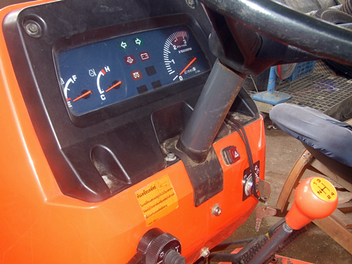 ขายรถไถคูโบต้า4WDอุปกรณ์ครบชุดใช้งานได้เลย(มีฝานครบชุด)ราคา336,000 บาท