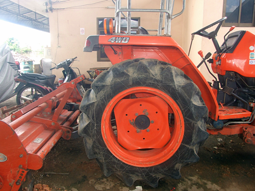 ขายรถไถคูโบต้า4WDอุปกรณ์ครบชุดใช้งานได้เลย(มีฝานครบชุด)ราคา336,000 บาท