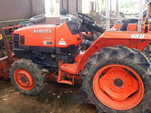 ขายรถไถคูโบต้า4WDอุปกรณ์ครบชุดใช้งานได้เลย(มีฝานครบชุด)ราคา336,000 บาท