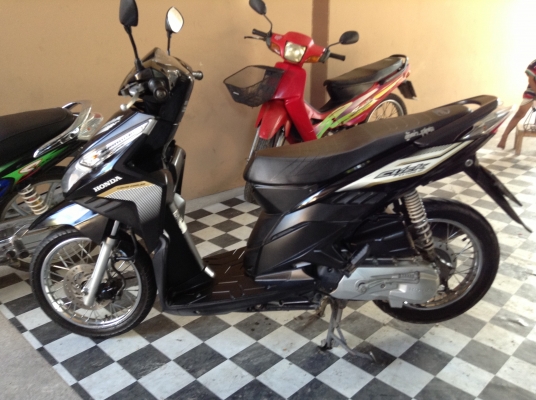 ขาย!!!ฮอนด้าคลิ๊กไอ ปี51 รถเครื่องดีคับ มีเล่มทะเบียนครบ ภาษีไม่หมด