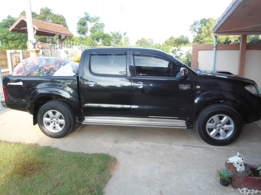 ขายHILUX VIGO 4 ประตู 4*2  Prerunner 3.0 MT จดปลายปี 2009