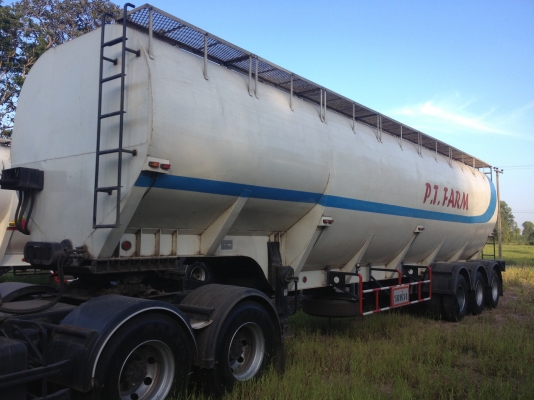 ==== มีคนจองแล้วครับ === หางเบ้าท์บรรทุกอาหารสัตว์ 3 เพลา