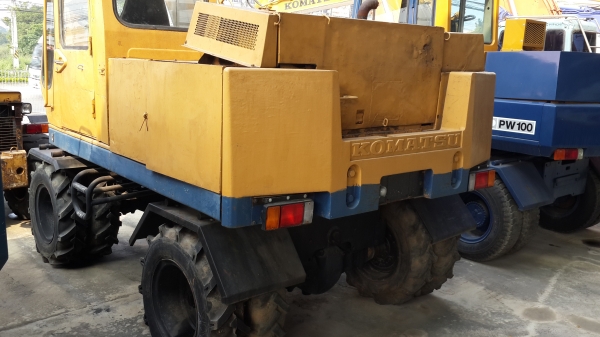 ขาย รถขุดล้อยาง KOMATSU PW100-1 ราคา 1,100,000 โทร 081-8507085 (เอ)