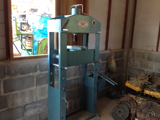 เครื่องอัดไฮโดลิค 30 ตันสภาพใหม่ เครื่องอัดไฮโดลิค 30 ตันสภาพใหม่